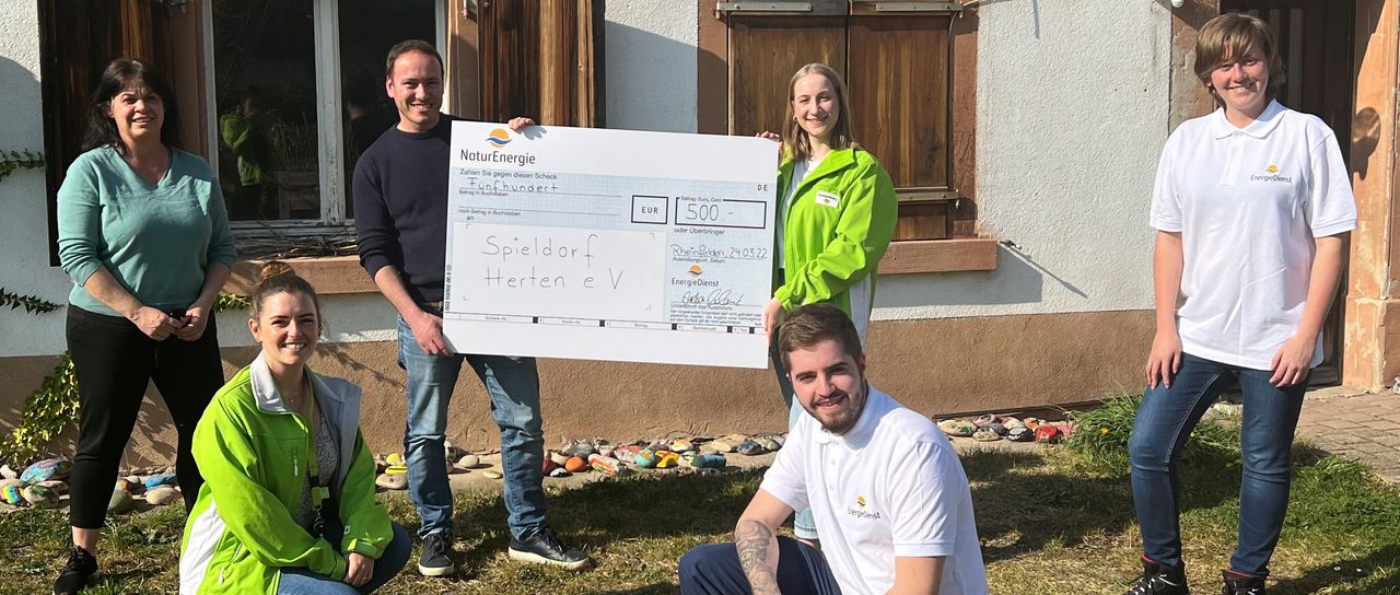 Energiedienst-Azubis spenden Siegerprämie für soziale Einrichtungen