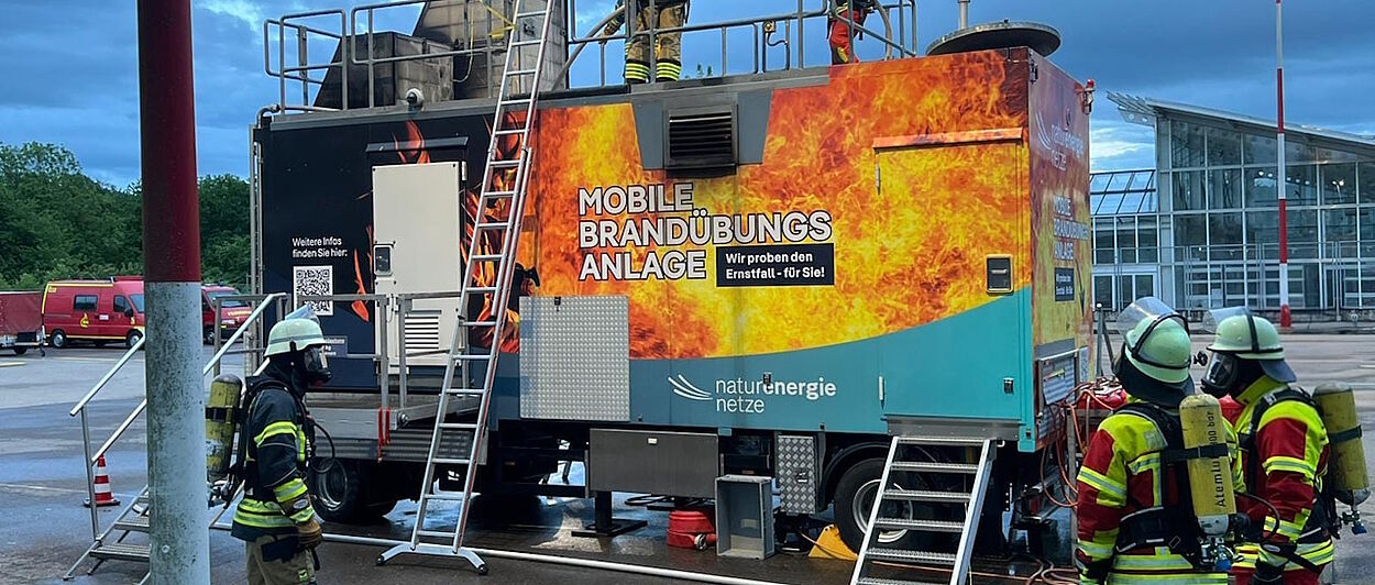 Feuerwehrmänner bei Übung